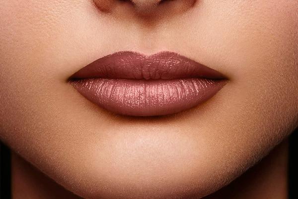 Lipstick Color Riche - LE BEIGE  106-801855