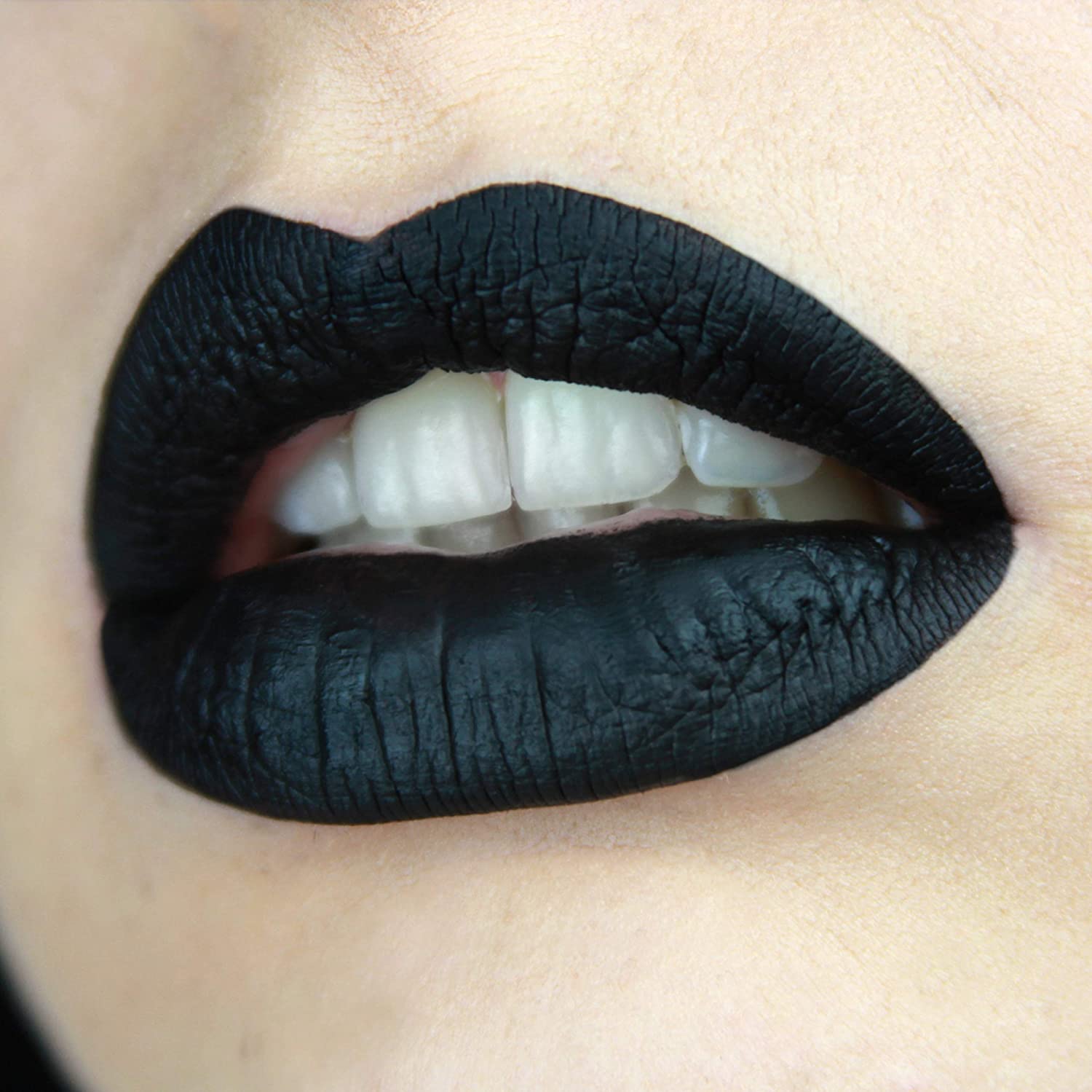 أحمر شفاه جرافتوبيان بلاك اسود رقم 210 - Graftobian Cream Lipstick - Black